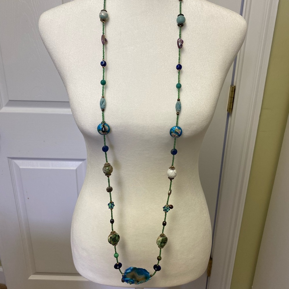 Three long necklaces in excellent condition. Rarely worn. - Picture 14 of 16